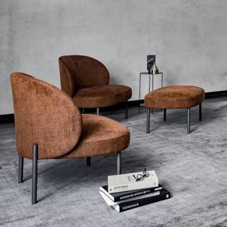 A Deep Dive into the Use of Warm Colors for a Stripped-Back, Cozy Ambiance in Interior Design