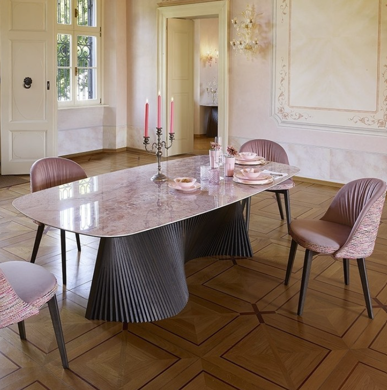 'Tis the Season to Sparkle: Mastering Christmas Color Schemes and Styling Tips for Your Home